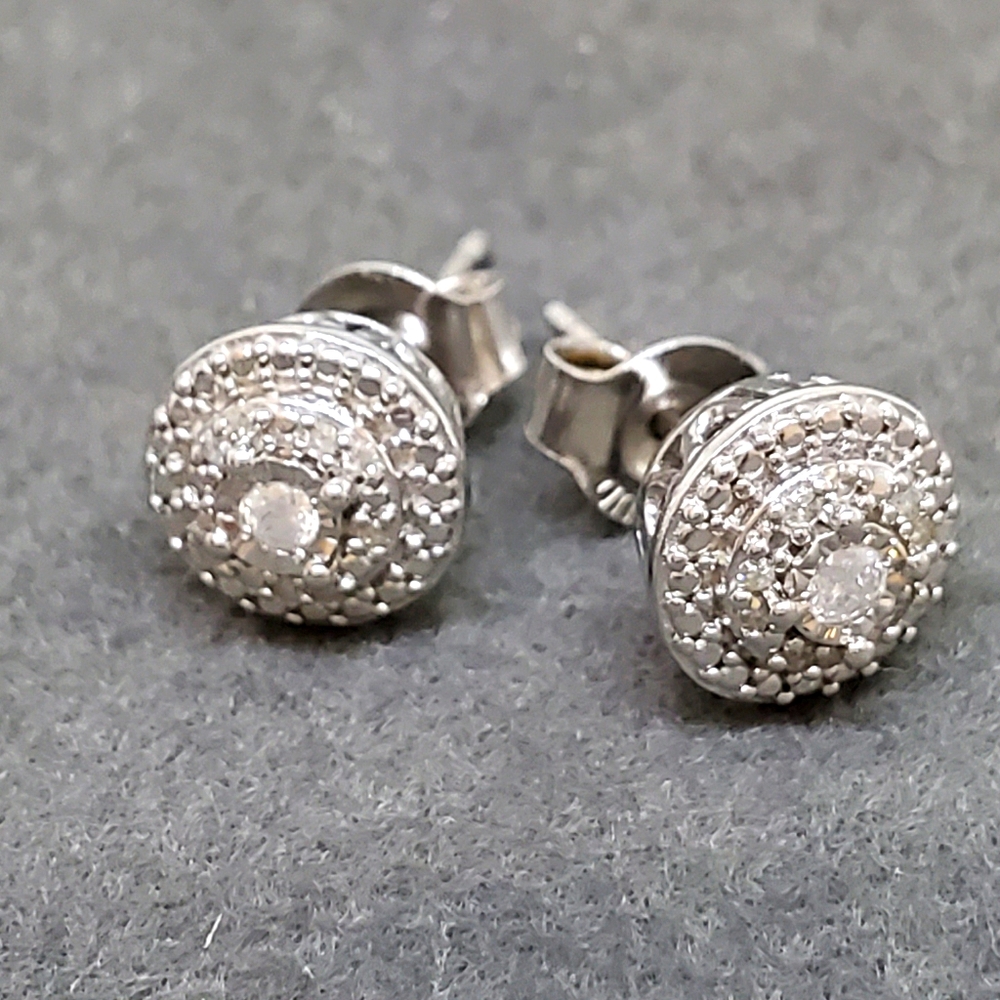 Diamond earrings. 925 Sterling silver